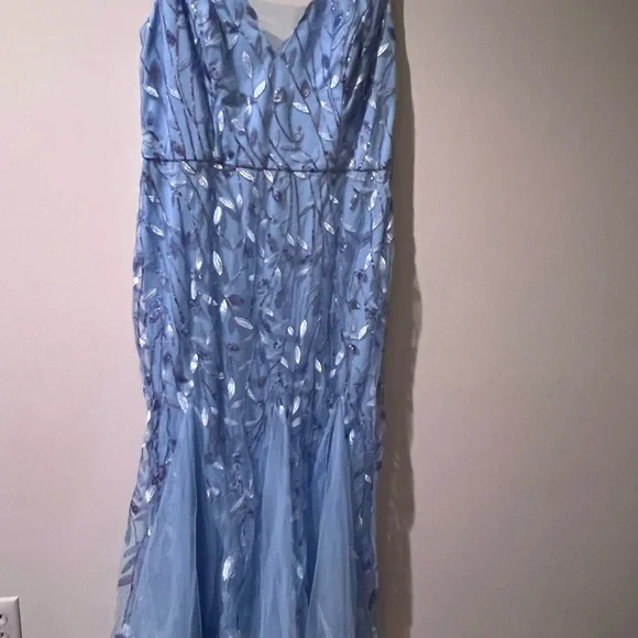 Ever Pretty Light Blue Maxi Dress with Leaf Details - Picture 2 of 4